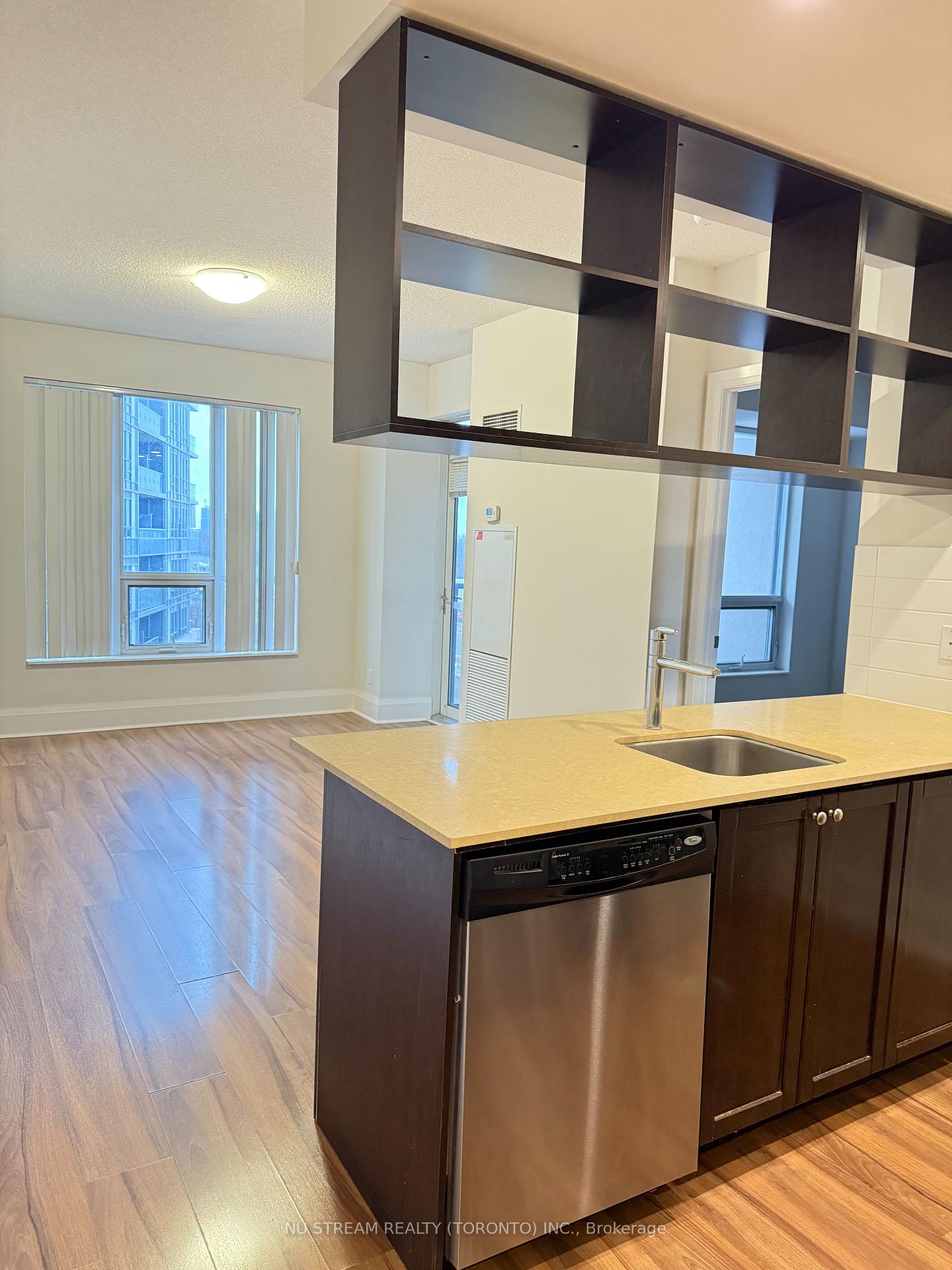 2 Bedrooms Condo at 100 Harrison Garden,  Toronto For sale