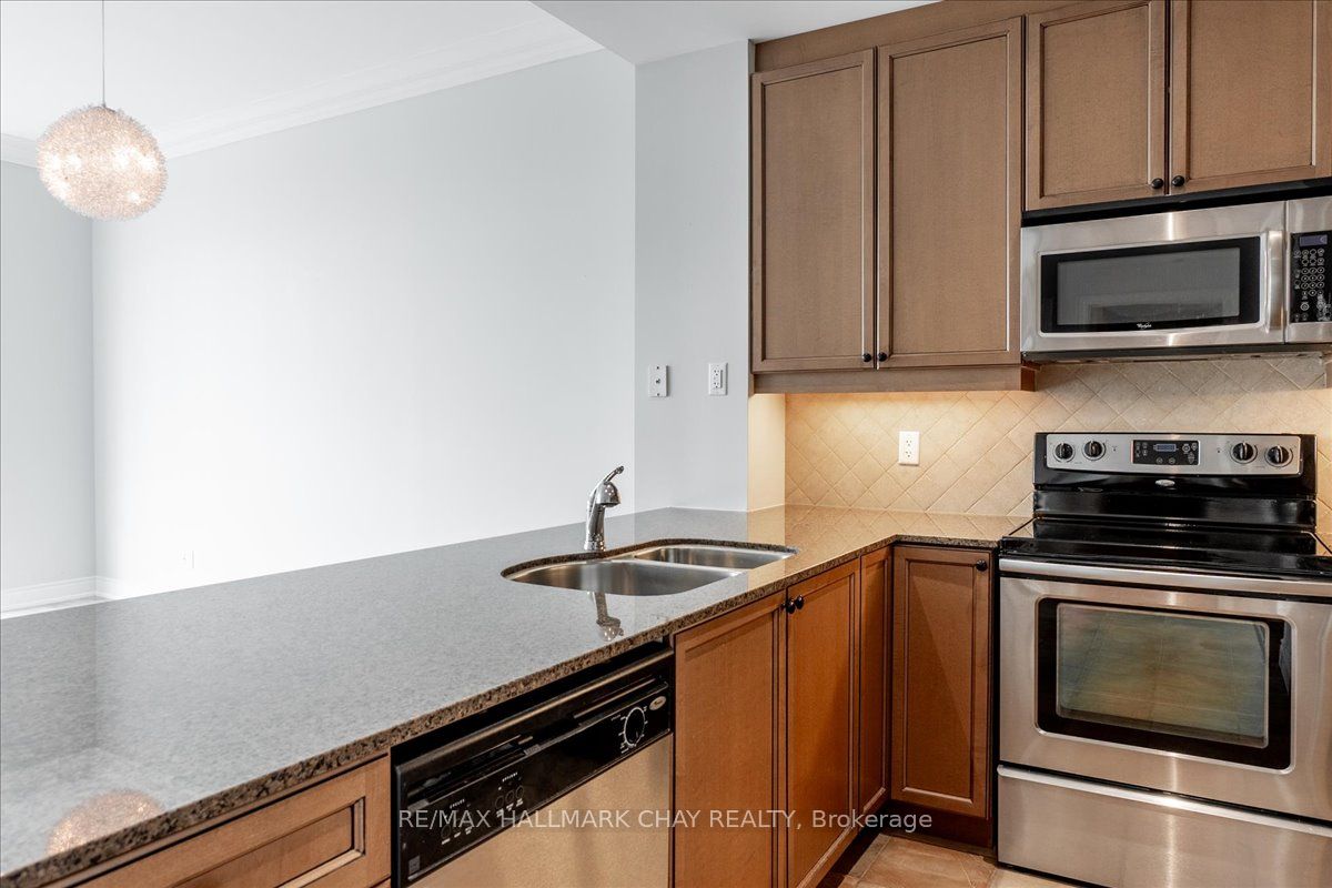 33 Ellen Street, #PH-09