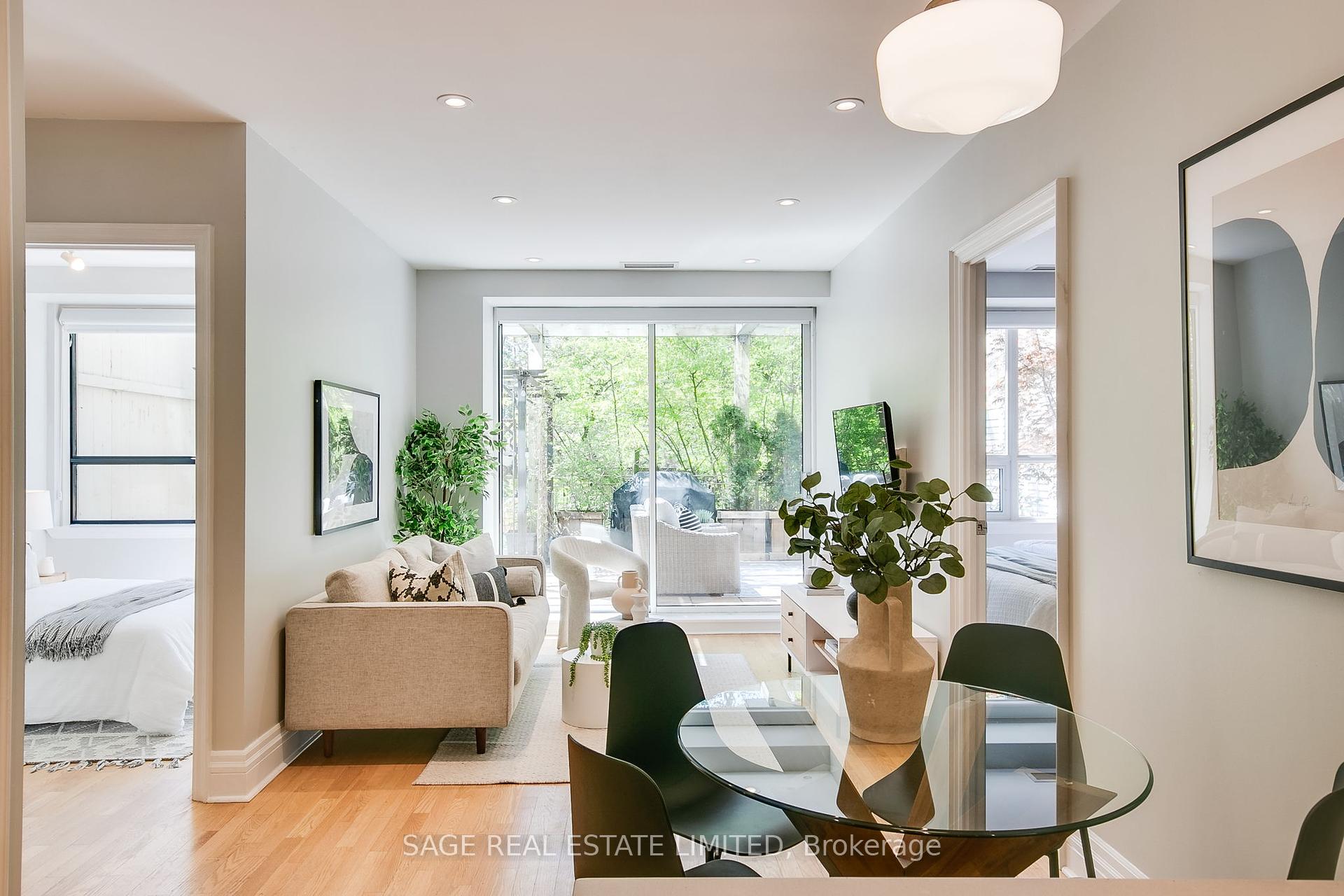 2 Bedrooms Condo at 111 Merton, Toronto For sale