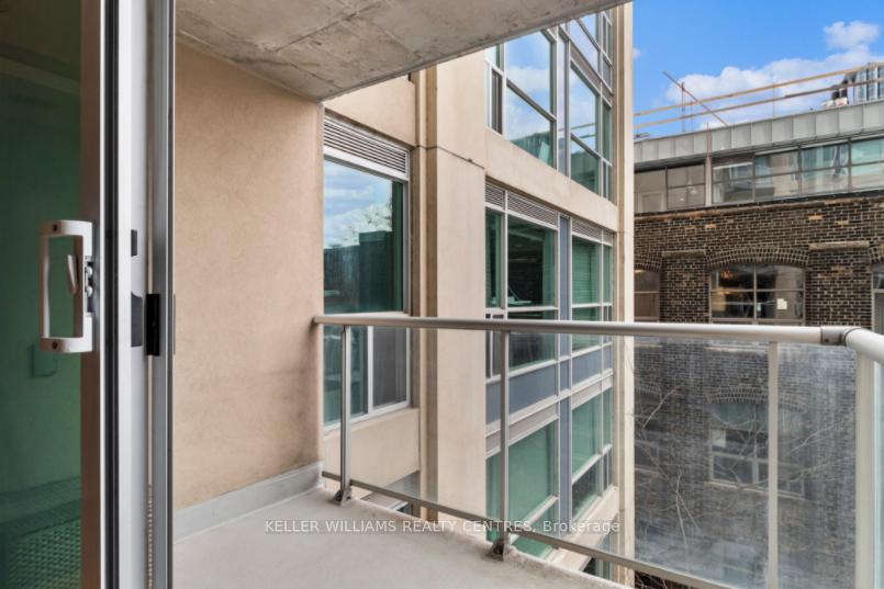 2 Bedrooms Condo at 230 King, Toronto For sale
