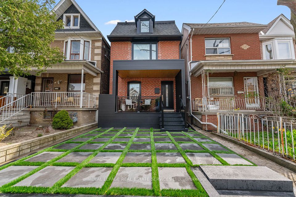 719 St Clarens