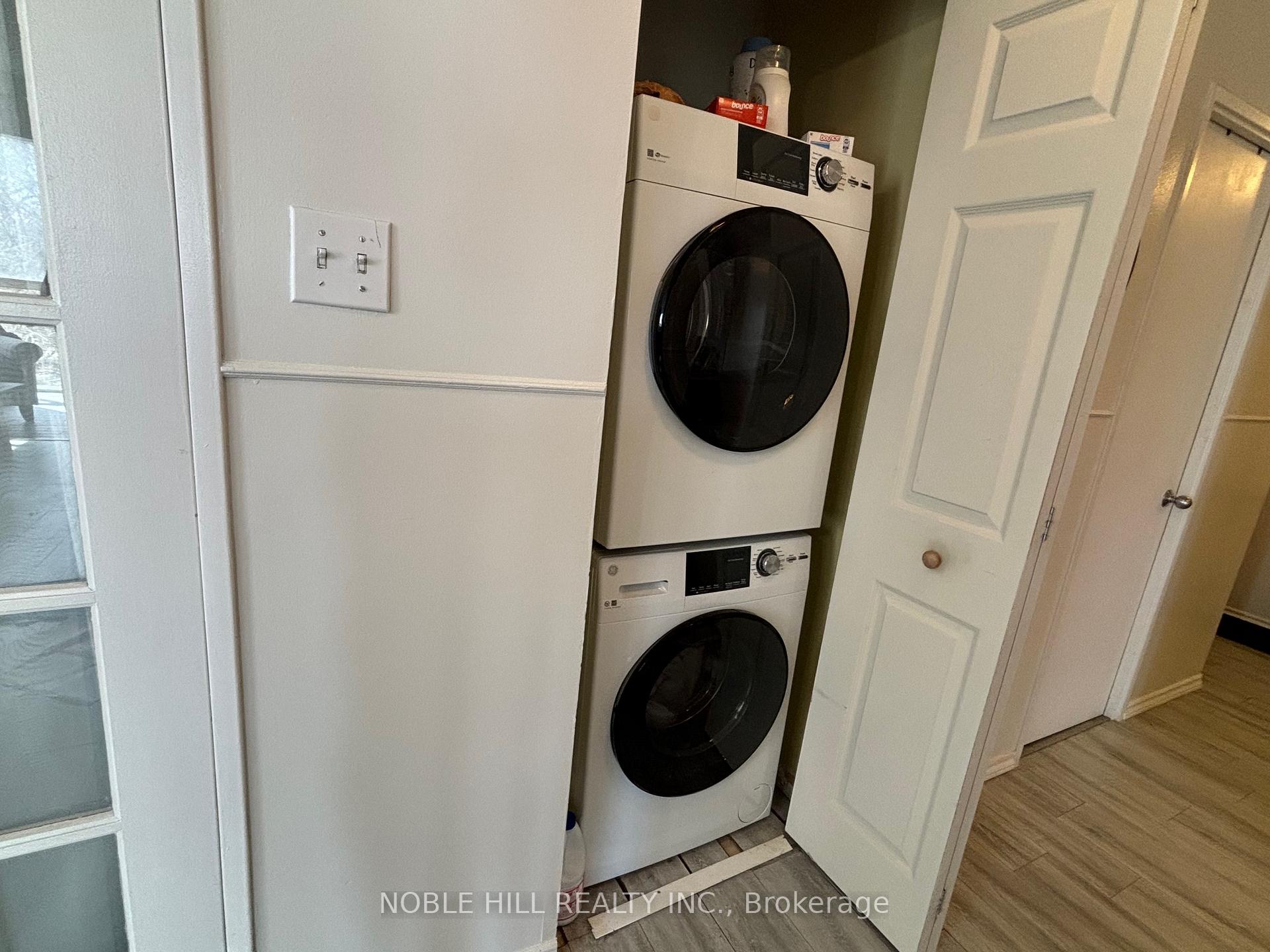 2 Bedrooms Condo at 61 markbrook,  Toronto For sale