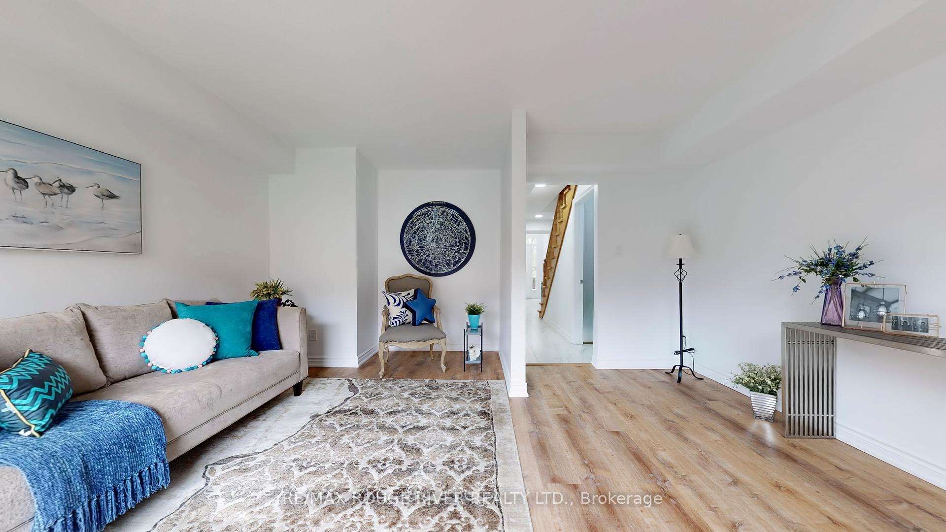 3 Bedrooms Condo at 2 Dowry, Toronto For sale