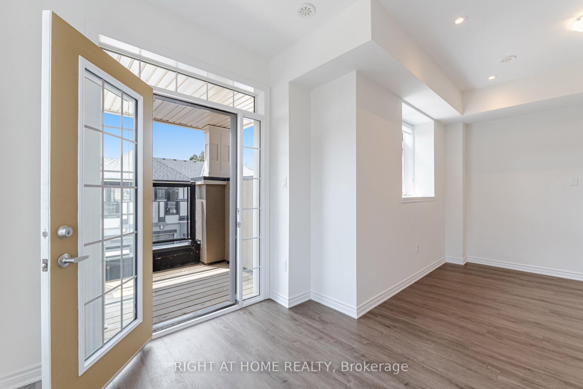 2 Bedrooms Condo at 305 Garner, Hamilton For sale