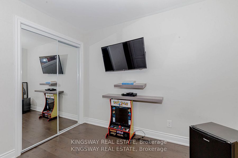 1395 Tyneburn Crescent
