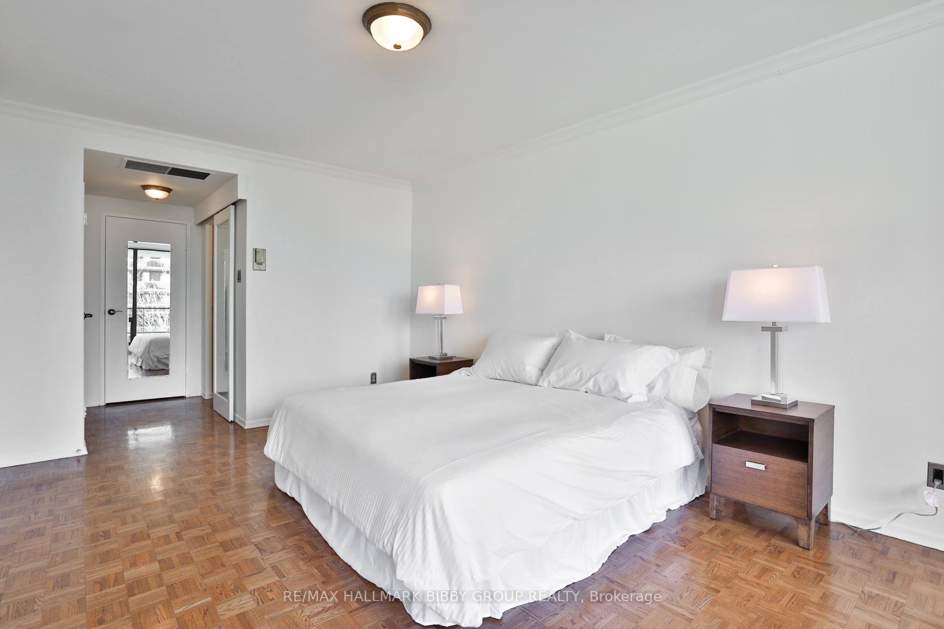 2 Bedrooms Co-op at 20 Avoca, Toronto For sale