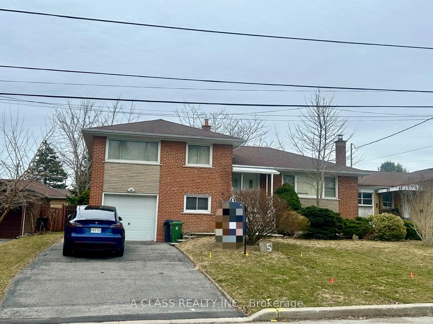 5 Silverview Drive, Toronto, ON M2M 2B2