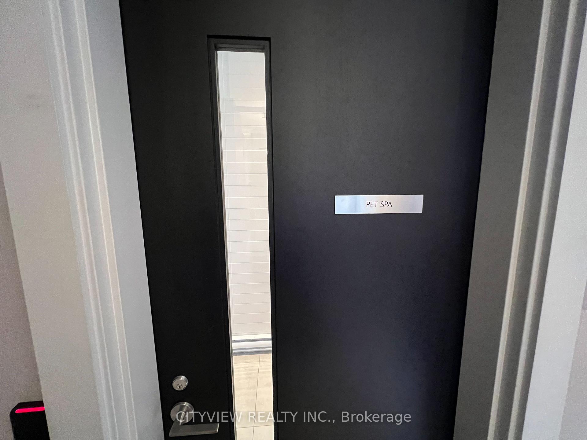 2 Bedrooms Condo at 212 king William, Hamilton For sale