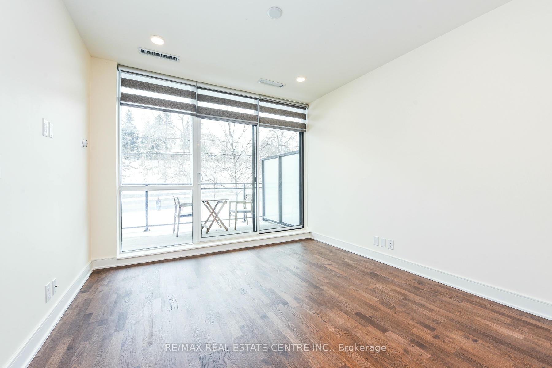 2 Bedrooms Condo at 1575 Lakeshore,  Mississauga For sale