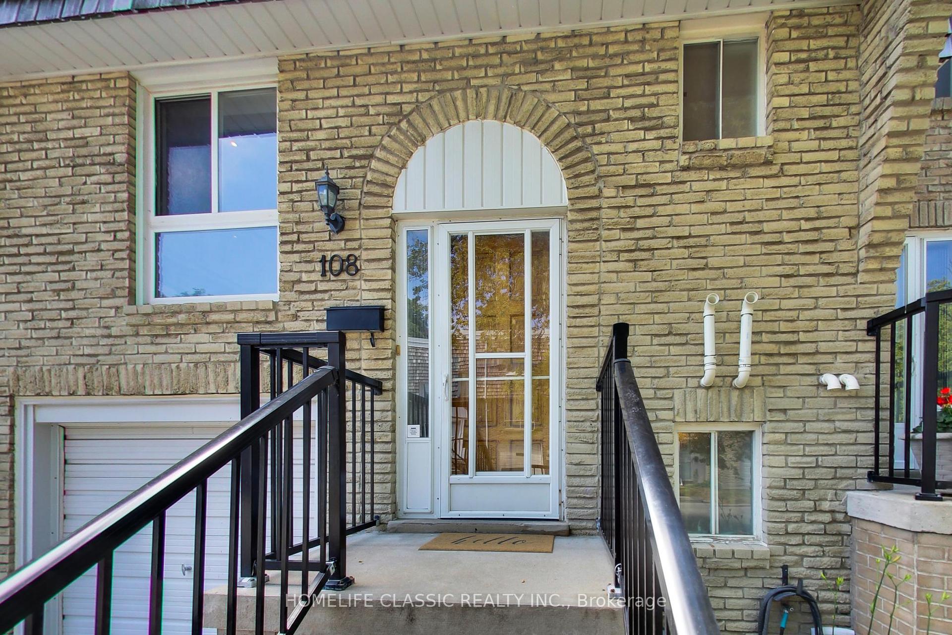 4 Bedrooms Condo at 108 Wild Briarway, Toronto For sale