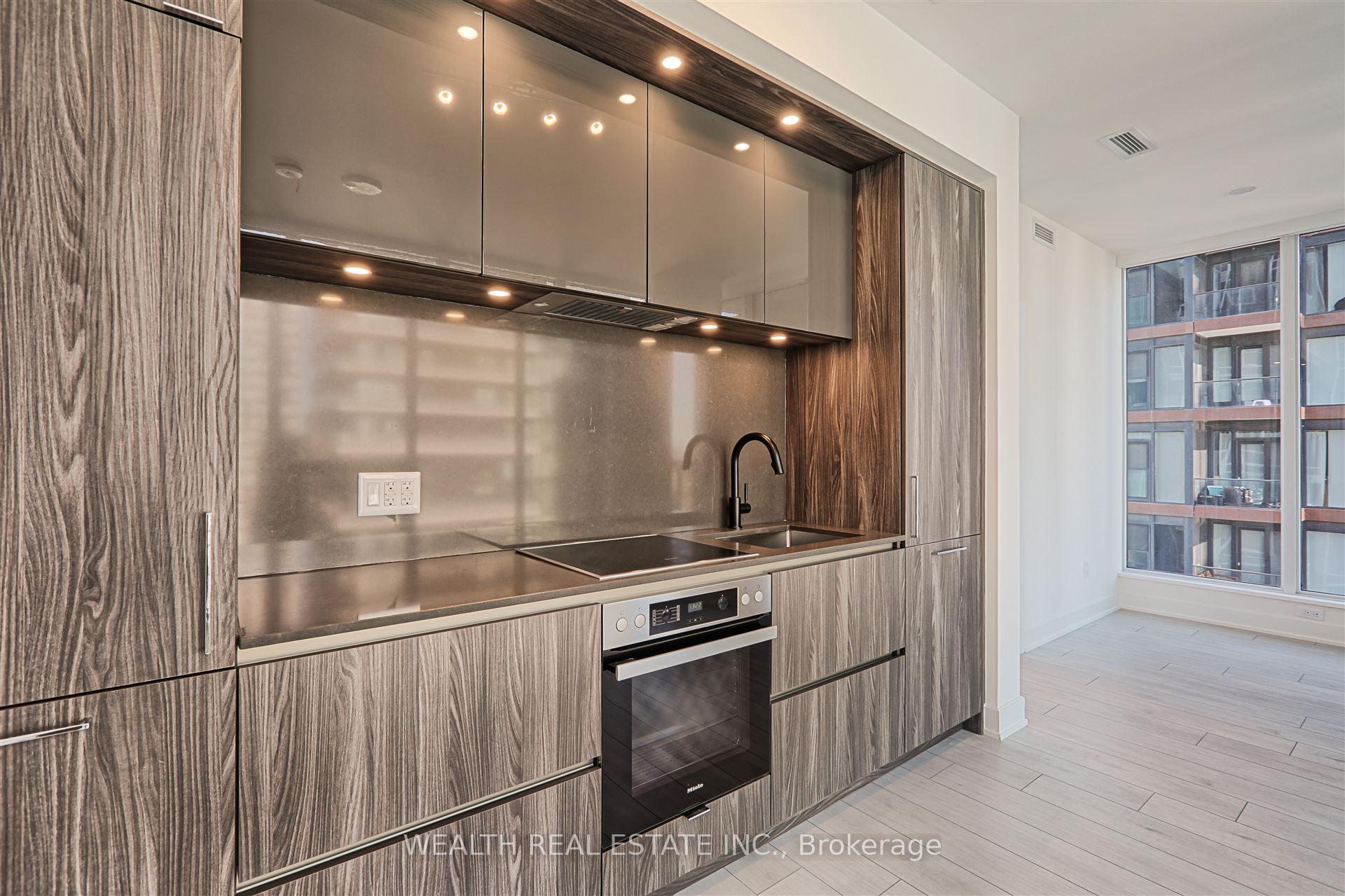 3 Bedrooms Condo at 35 Mercer,  Toronto For sale