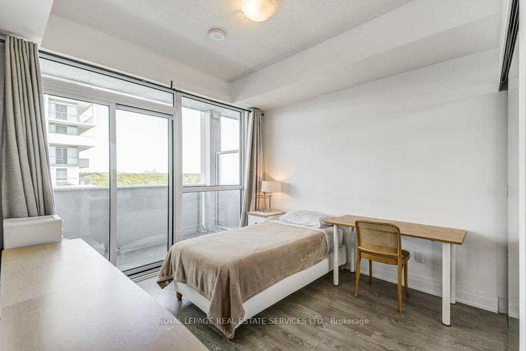2 Bedrooms Condo at 55 Speers, Oakville For sale