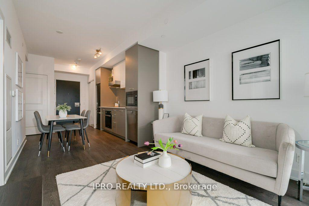 2 Bedrooms Condo at 11 Lillian, Toronto For sale
