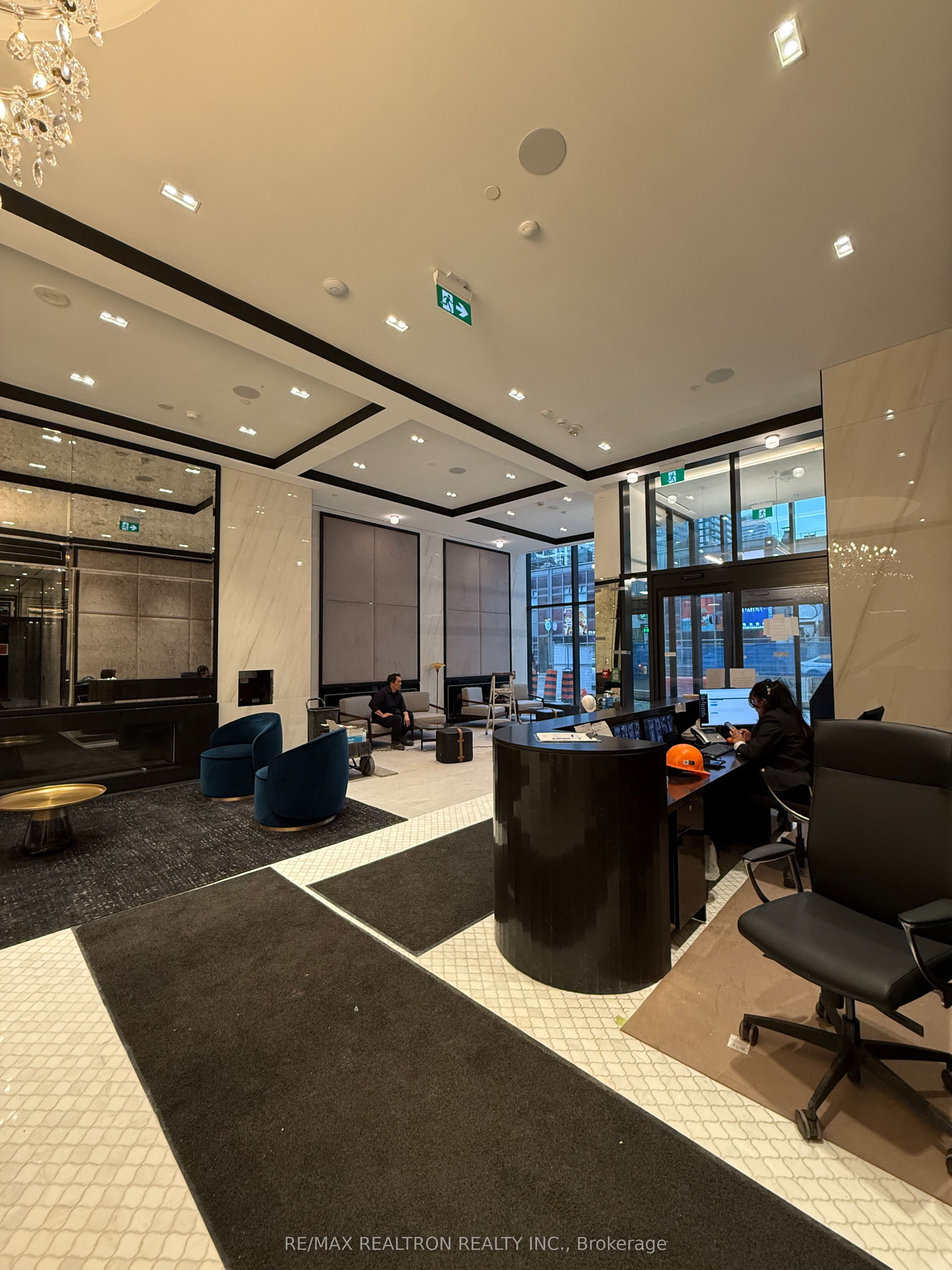 8 Wellesley Street W, #1215