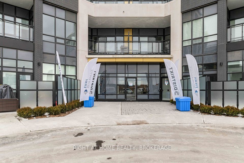 #532 - 405 Dundas Street, Oakville, ON L6M 5P9