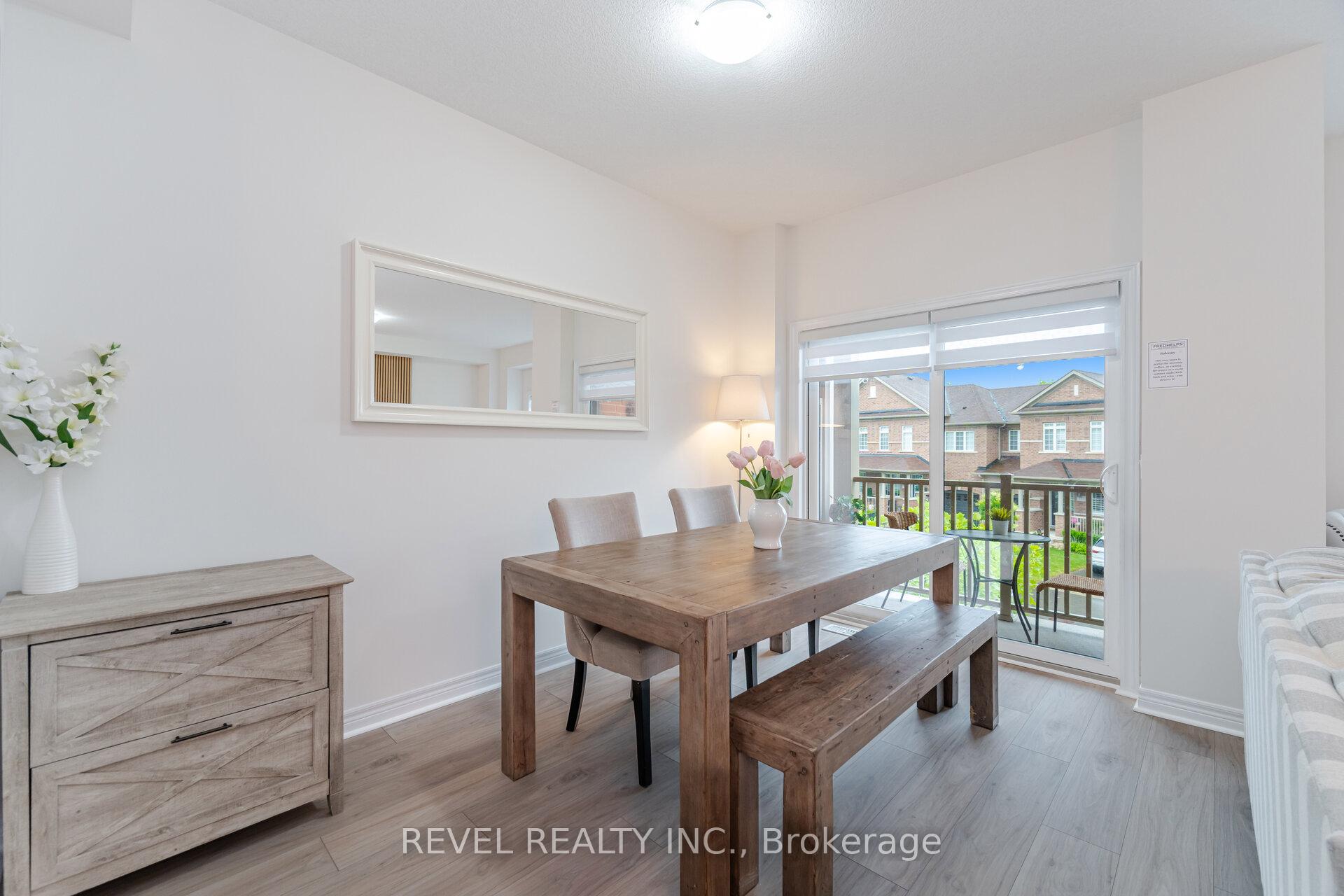 3 Bedrooms Condo at 316 Humphrey, Hamilton For sale