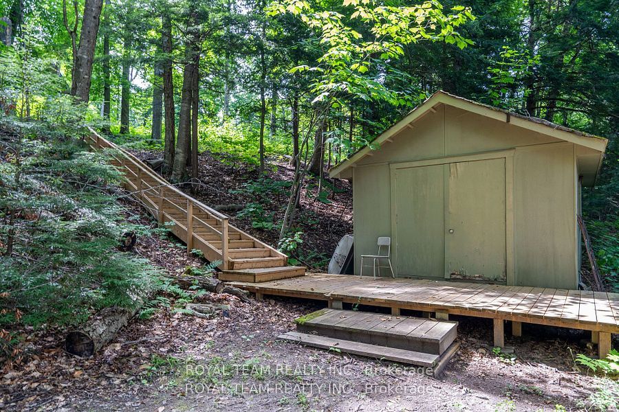 12 Hayhoe Road, Seguin, ON P0C 1H0