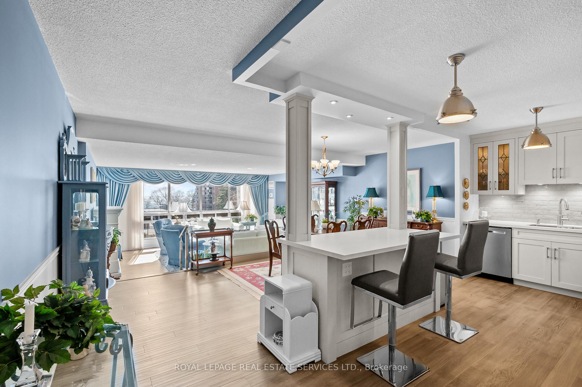 2 Bedrooms Condo at 2185 Marine,  Oakville For sale