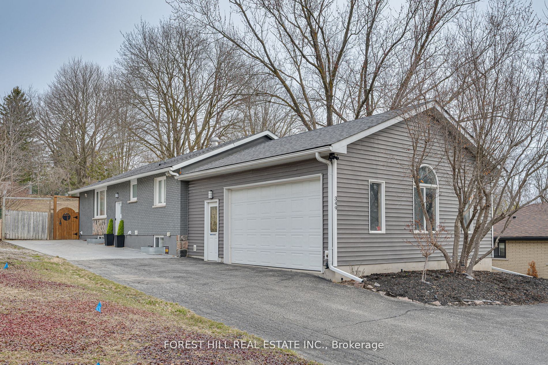 349 Penn Avenue, Newmarket, ON L3Y 2S7