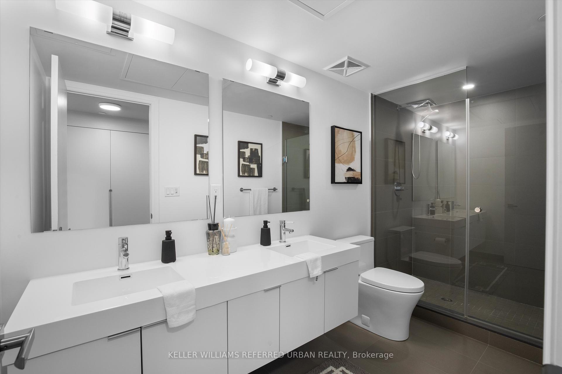 2 Bedrooms Condo at 99 Foxbar,  Toronto For sale