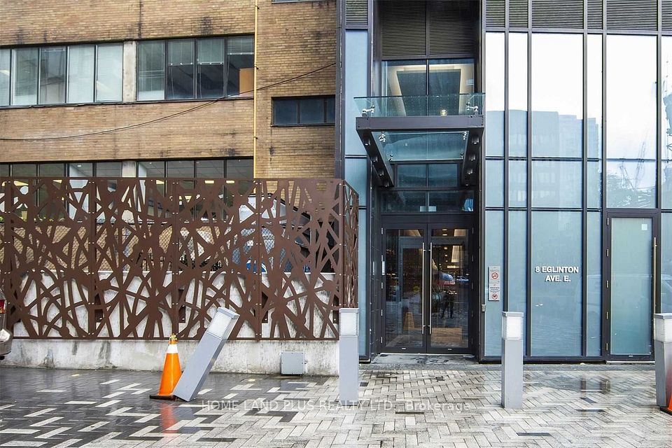 8 Eglinton