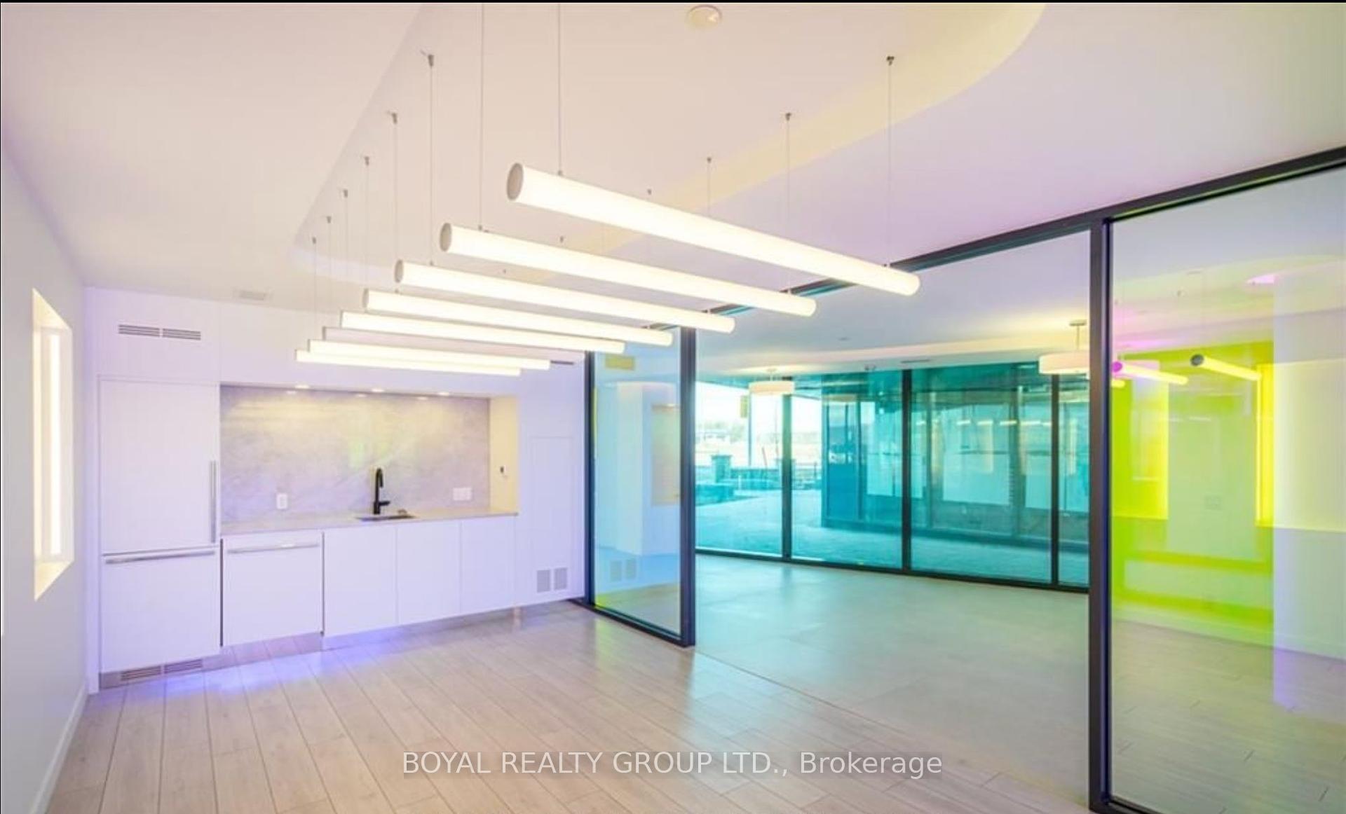 2 Bedrooms Condo at 3200 Dakota Common, Burlington For sale