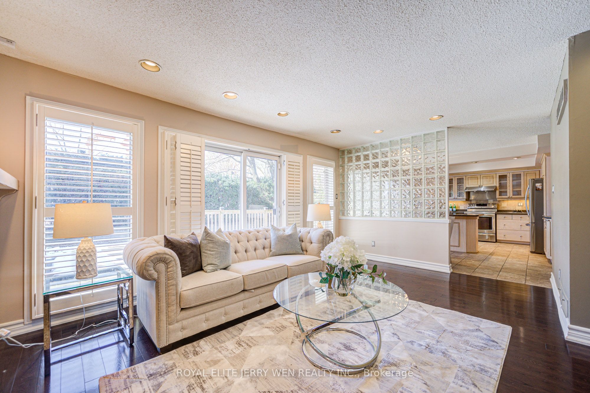 10 Mellowood Drive
