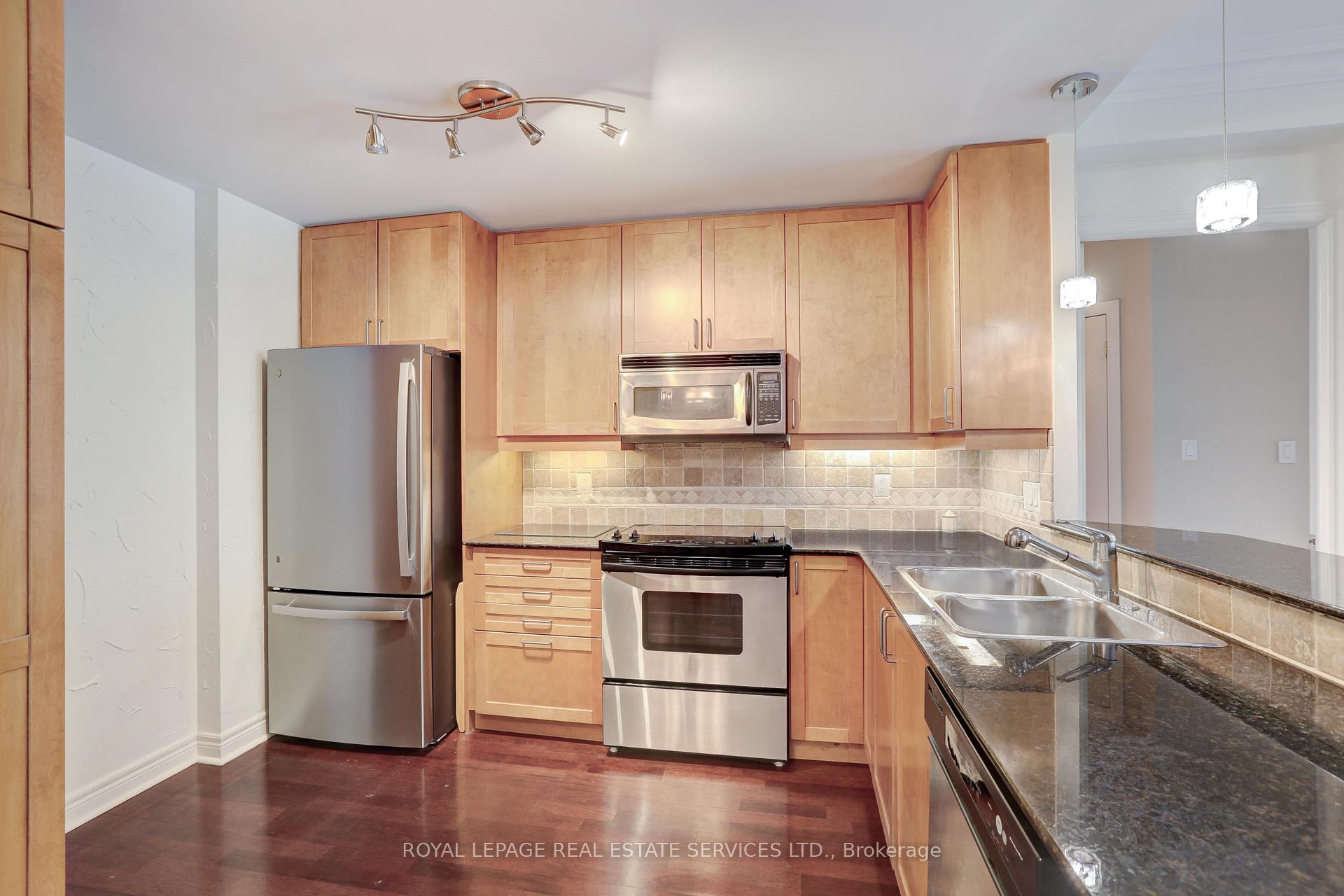3 Bedrooms Condo at 3085 Bloor, Toronto For sale