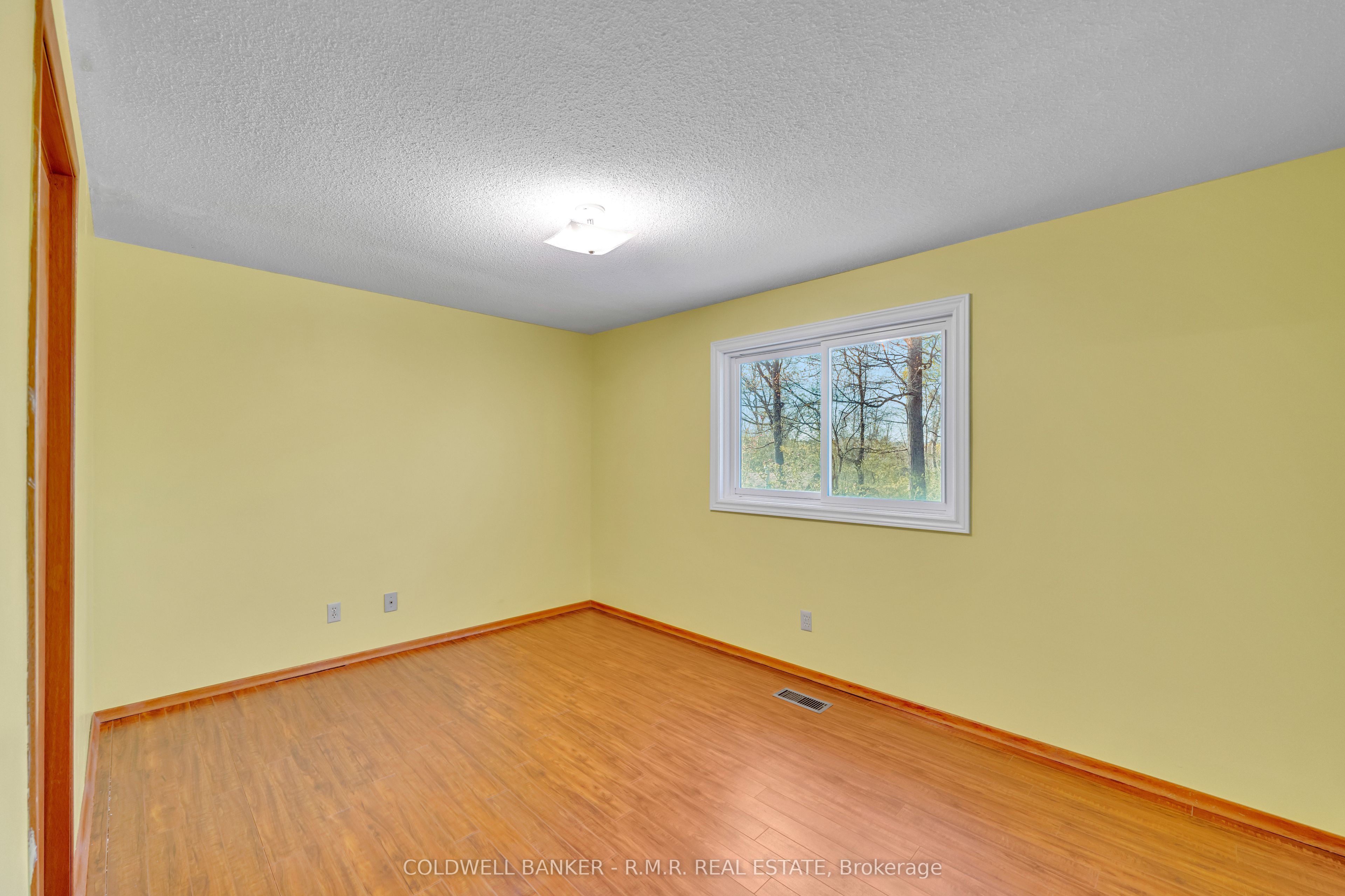 86 Twyn Rivers Drive