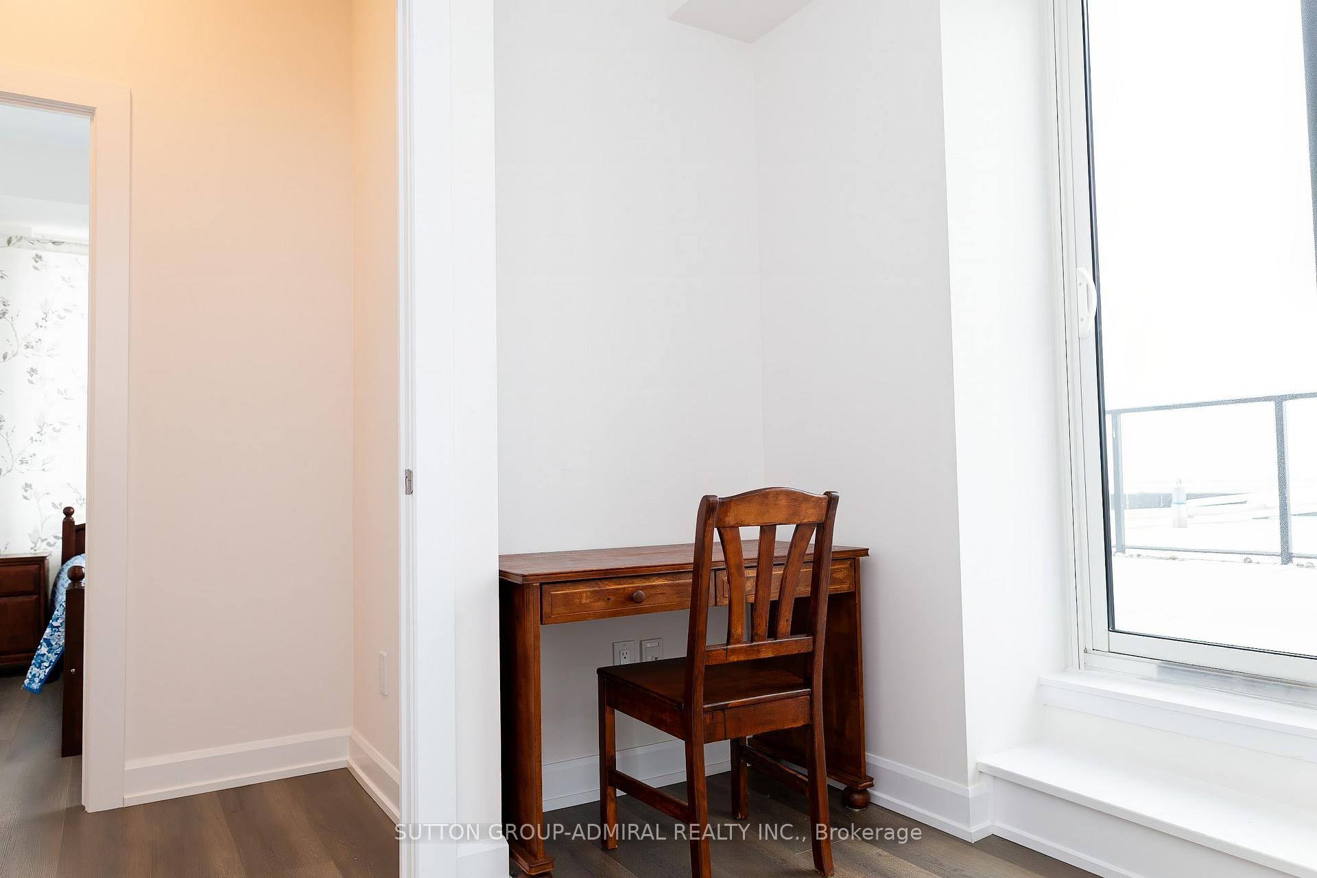 2 Bedrooms Condo at 3220 William Colston, Oakville For sale