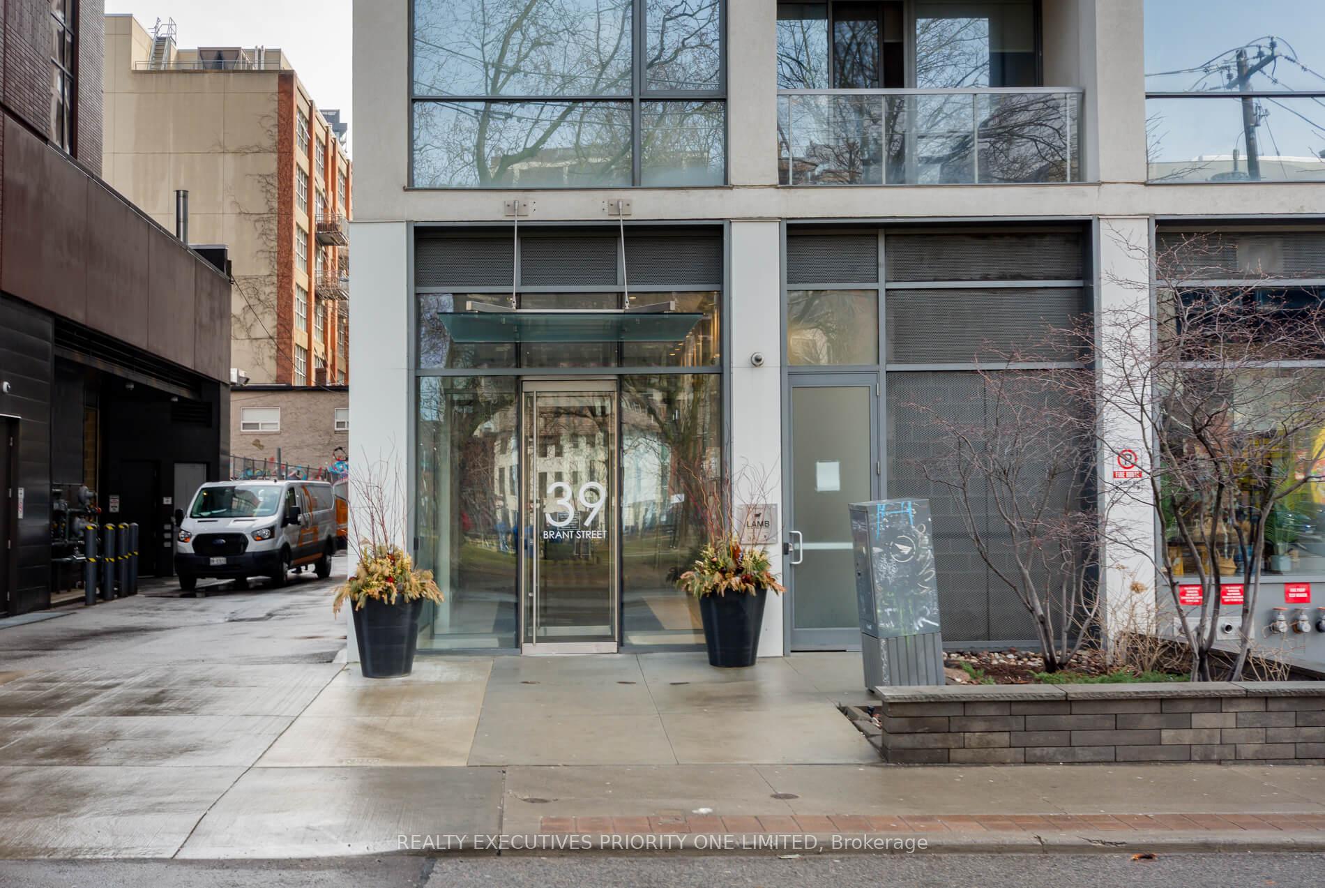 1 Bedroom Condo at 39 Brant, Toronto For sale