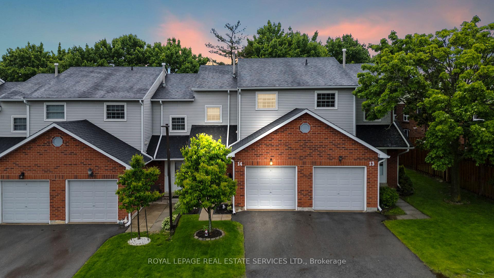 3 Bedrooms Condo at 2065 Amherst Heights, Burlington For sale