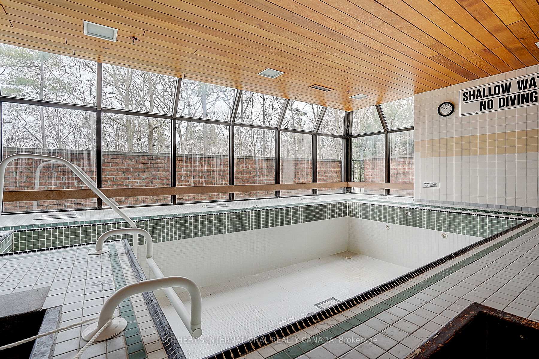 2 Bedrooms Condo at 1240 Marlborough, Oakville For sale