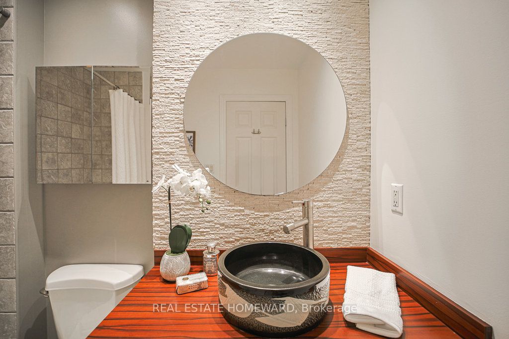 1 Leaside Park Drive, #209