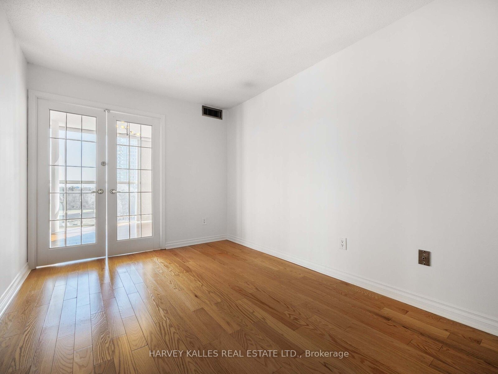 5640 Yonge Street 608