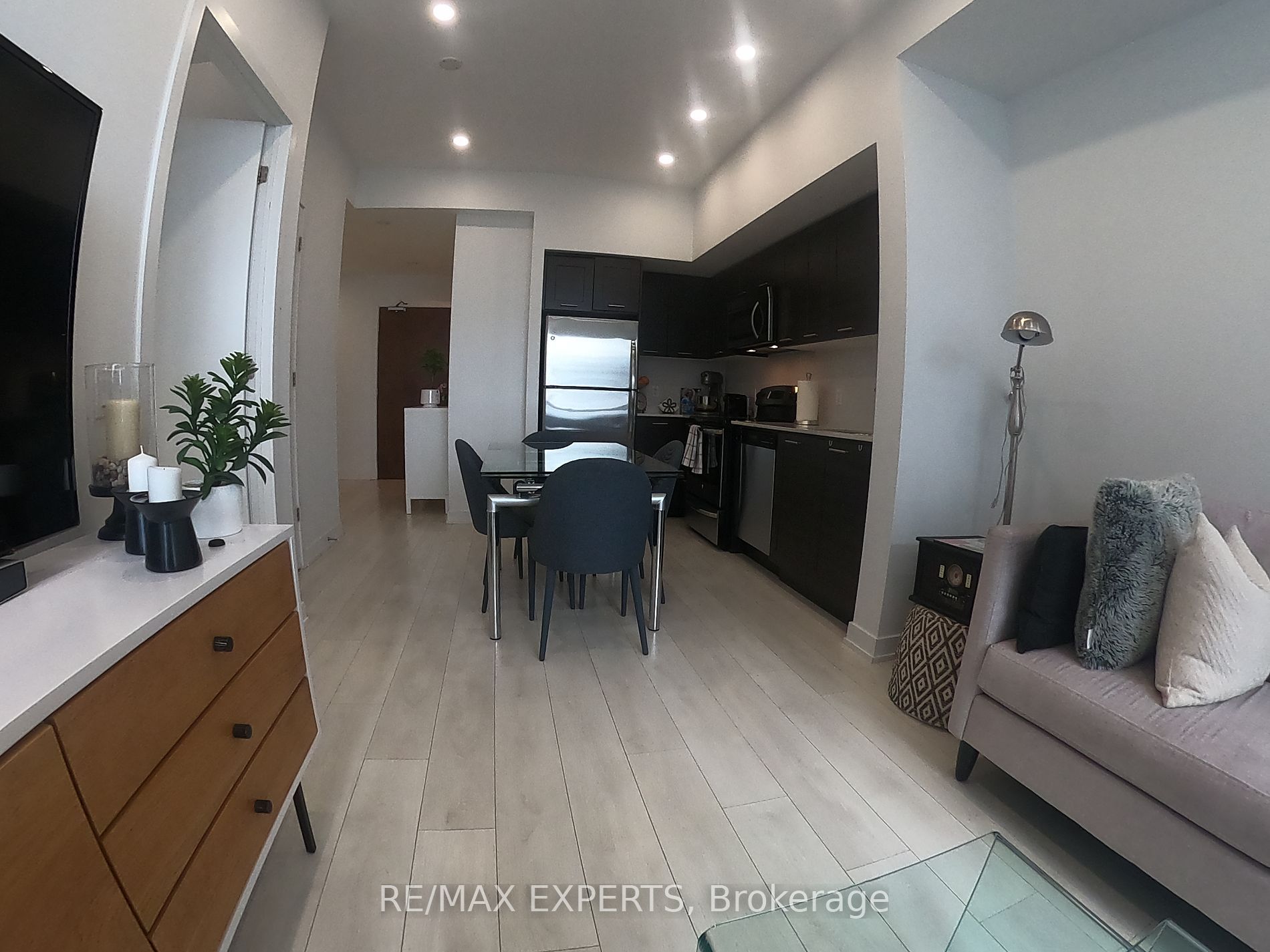 2200 Lake Shore Boulevard W 2802