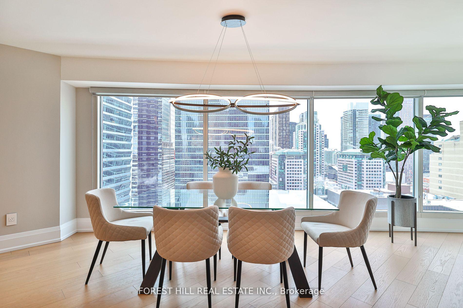 3 Bedrooms Condo at 33 University, Toronto For sale