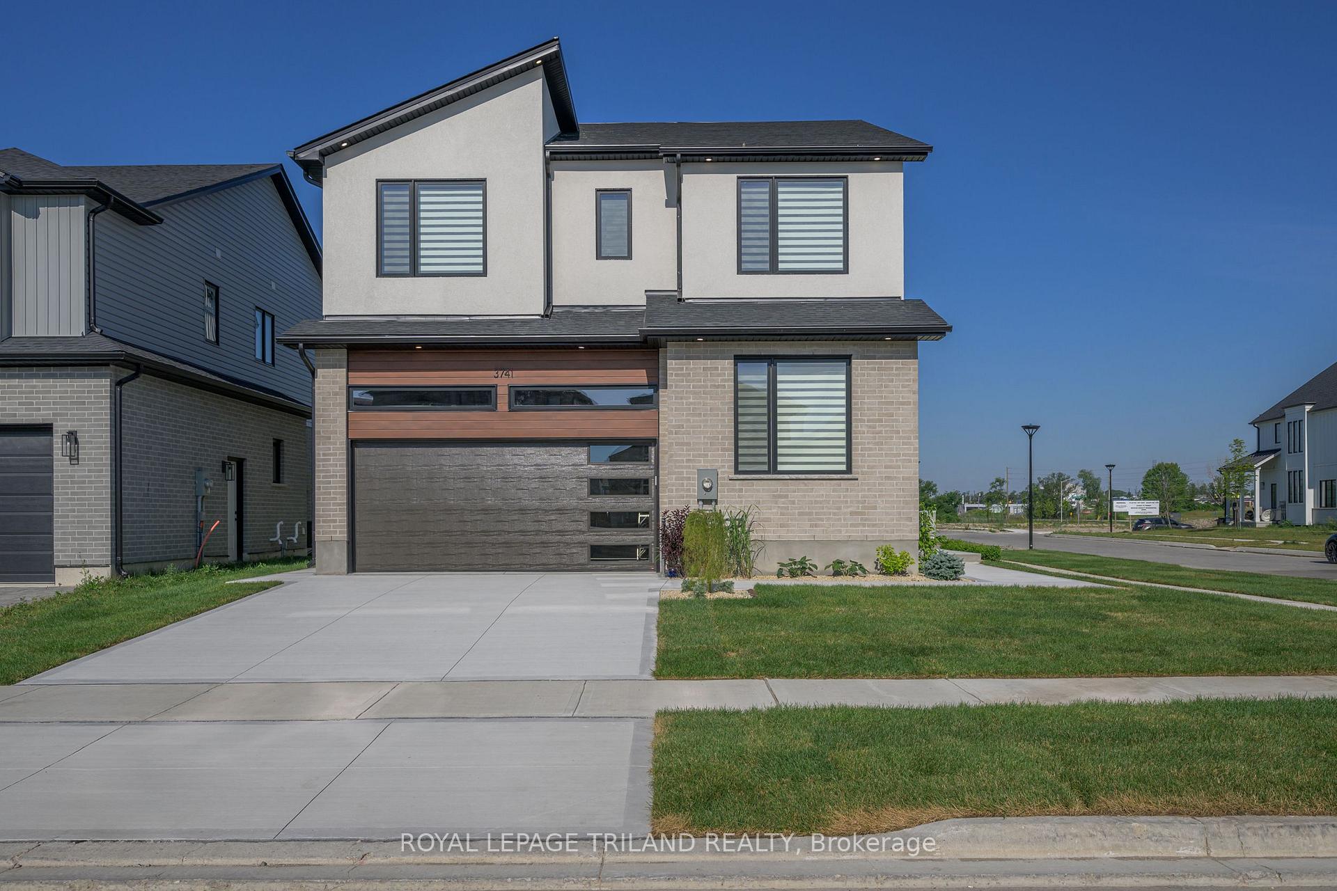 3741 Somerston Crescent, London South, ON N6L 1K3