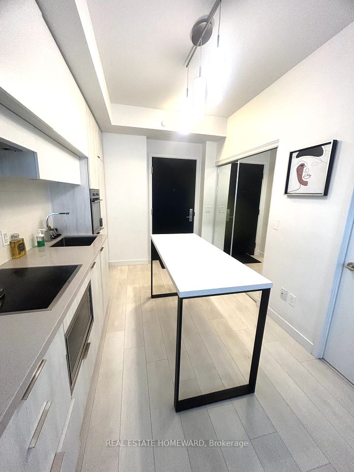 8 Eglinton