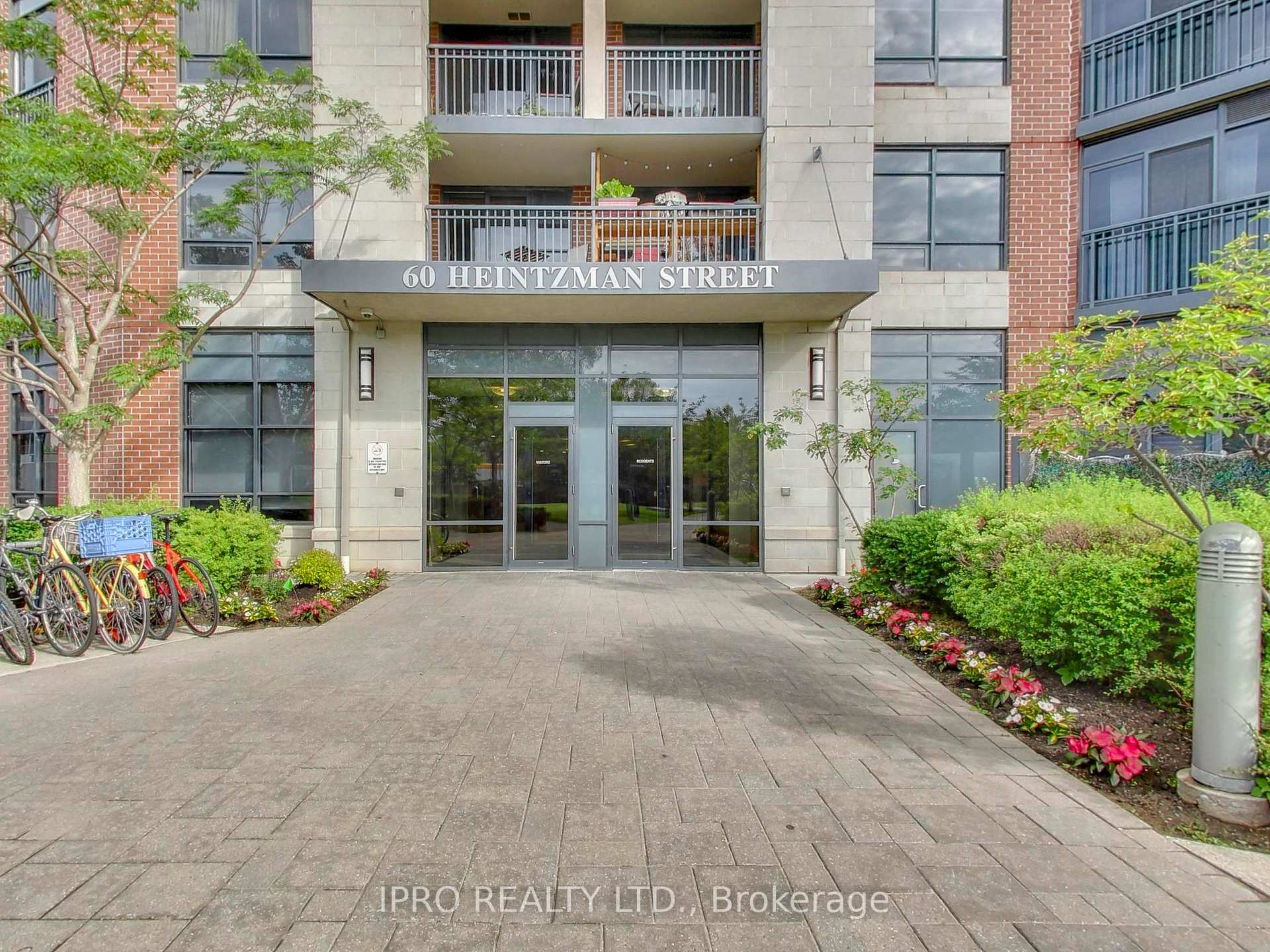 3 Bedrooms Condo at 60 Heintzman, Toronto For sale
