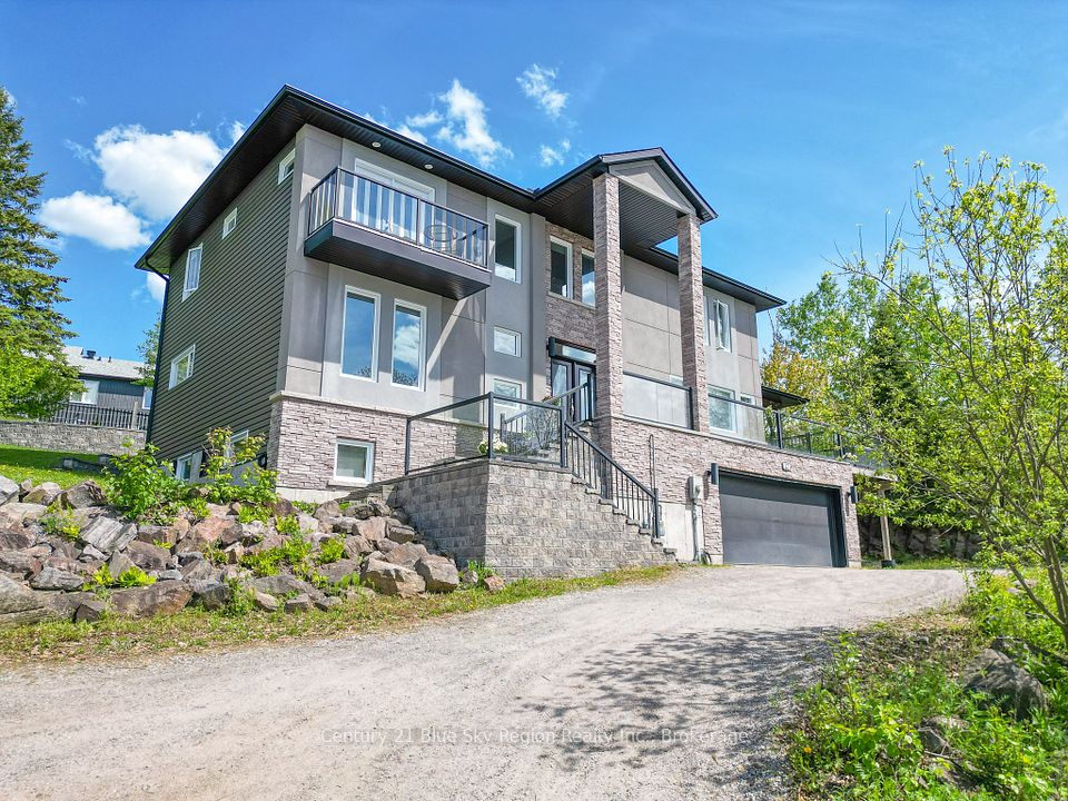 12 Killare Street, North Bay, ON P1A 4H8