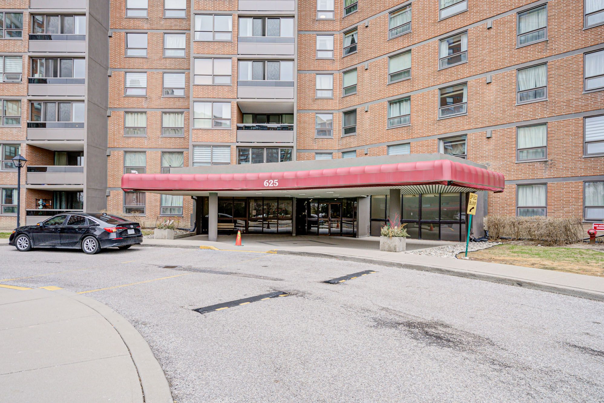 625 The West Mall N/A 507