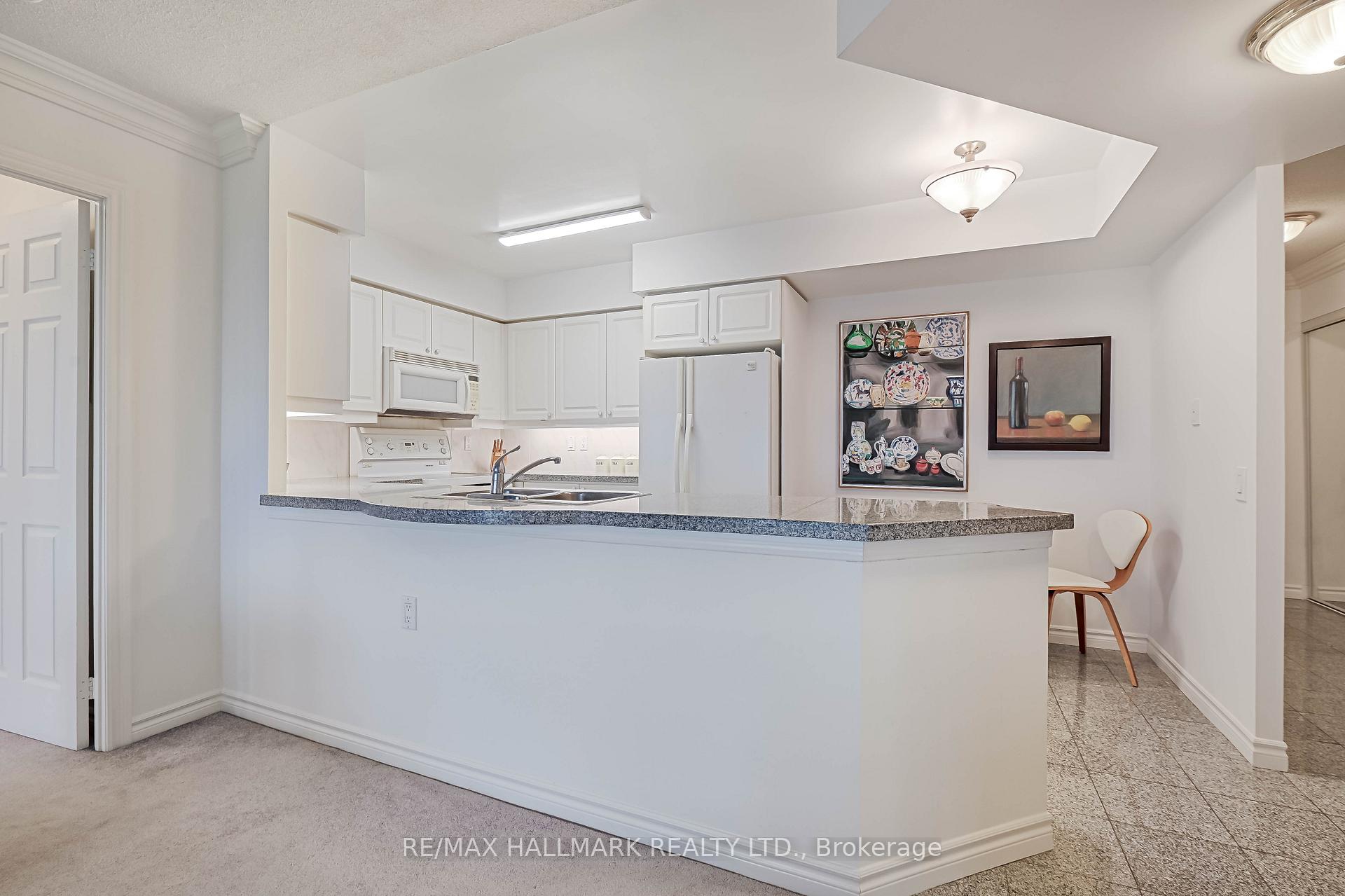 2 Bedrooms Condo at 388 Bloor, Toronto For sale