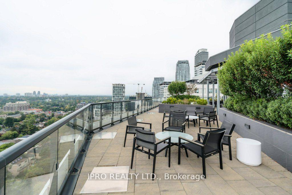 2 Bedrooms Condo at 11 Lillian, Toronto For sale