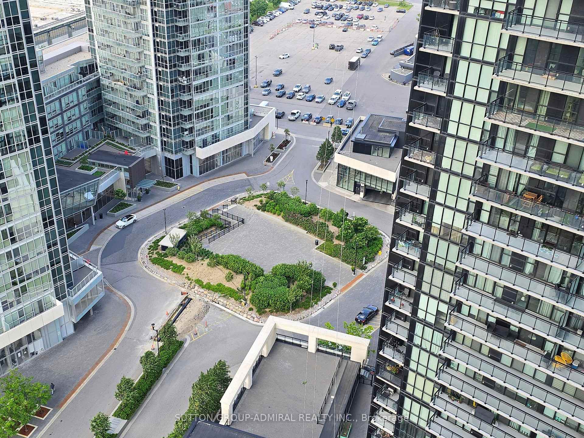 2 Bedrooms Condo at 2920 Hwy 7, Vaughan For sale
