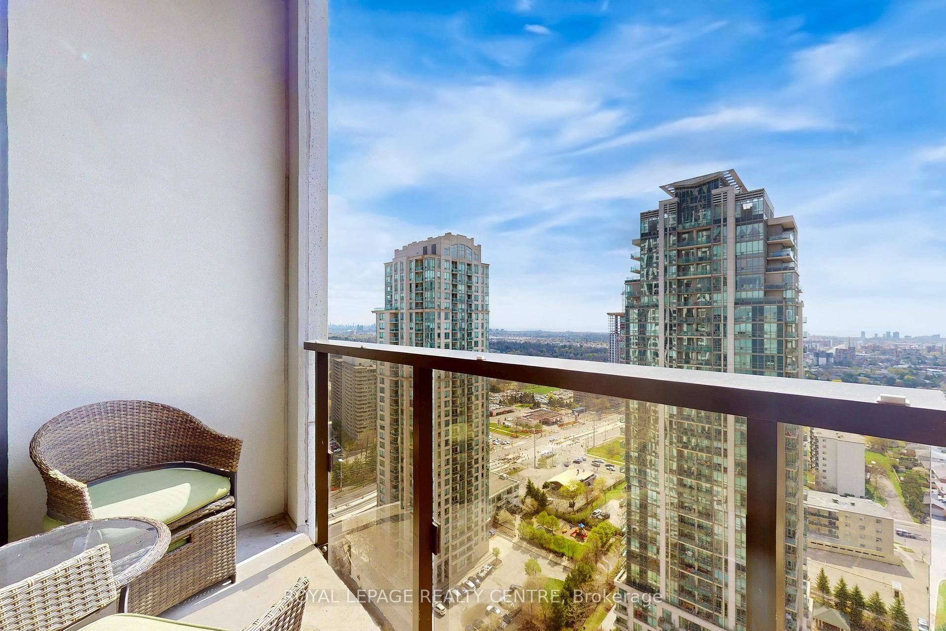 2 Bedrooms Condo at 36 ELM,  Mississauga For sale