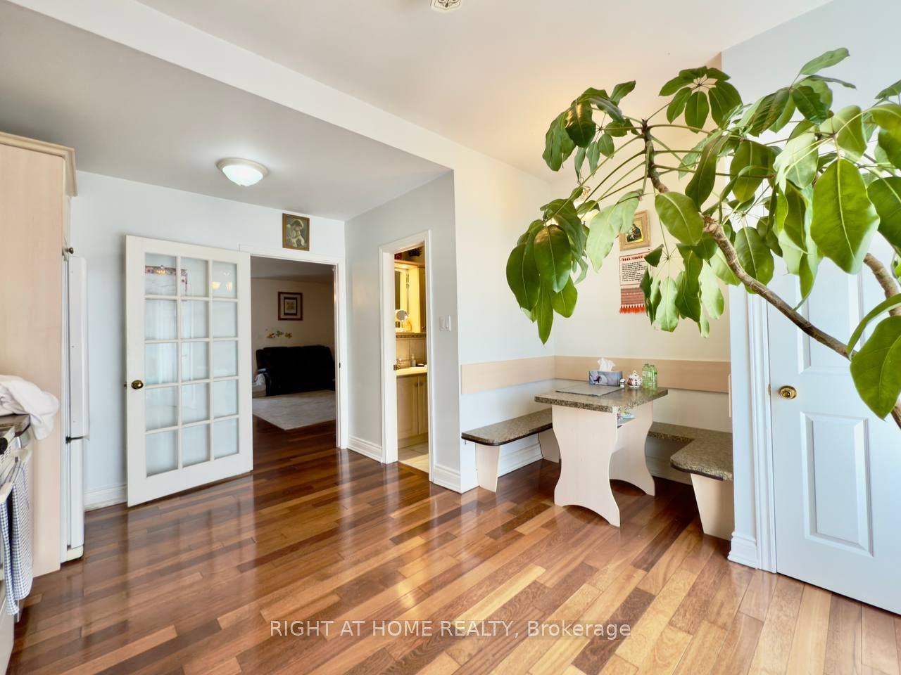 25 Burlingame Road
