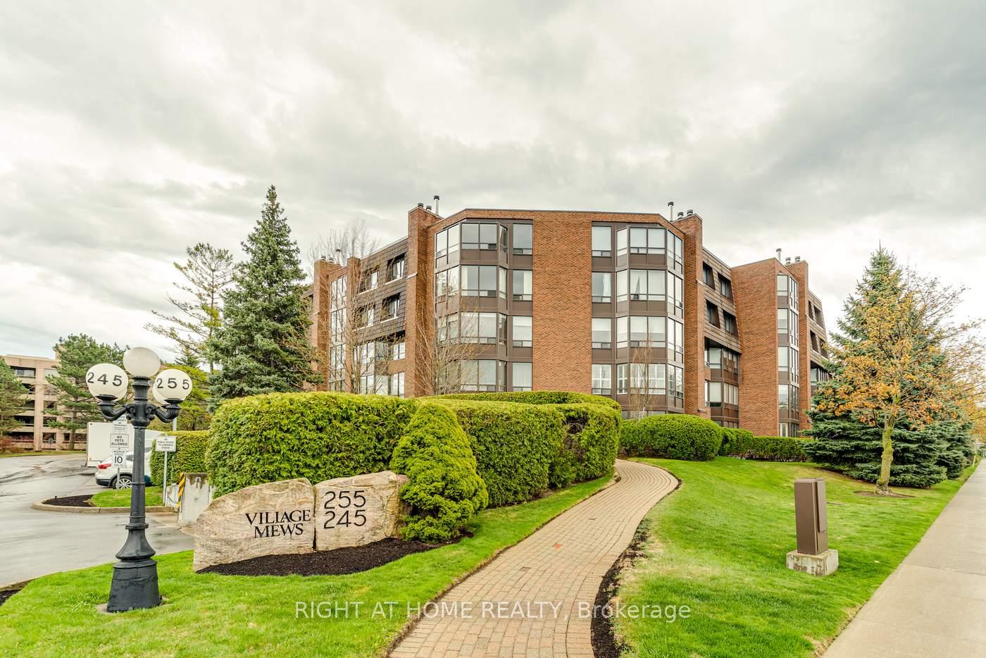 2 Bedrooms Condo at 255 The Donway, Toronto For sale