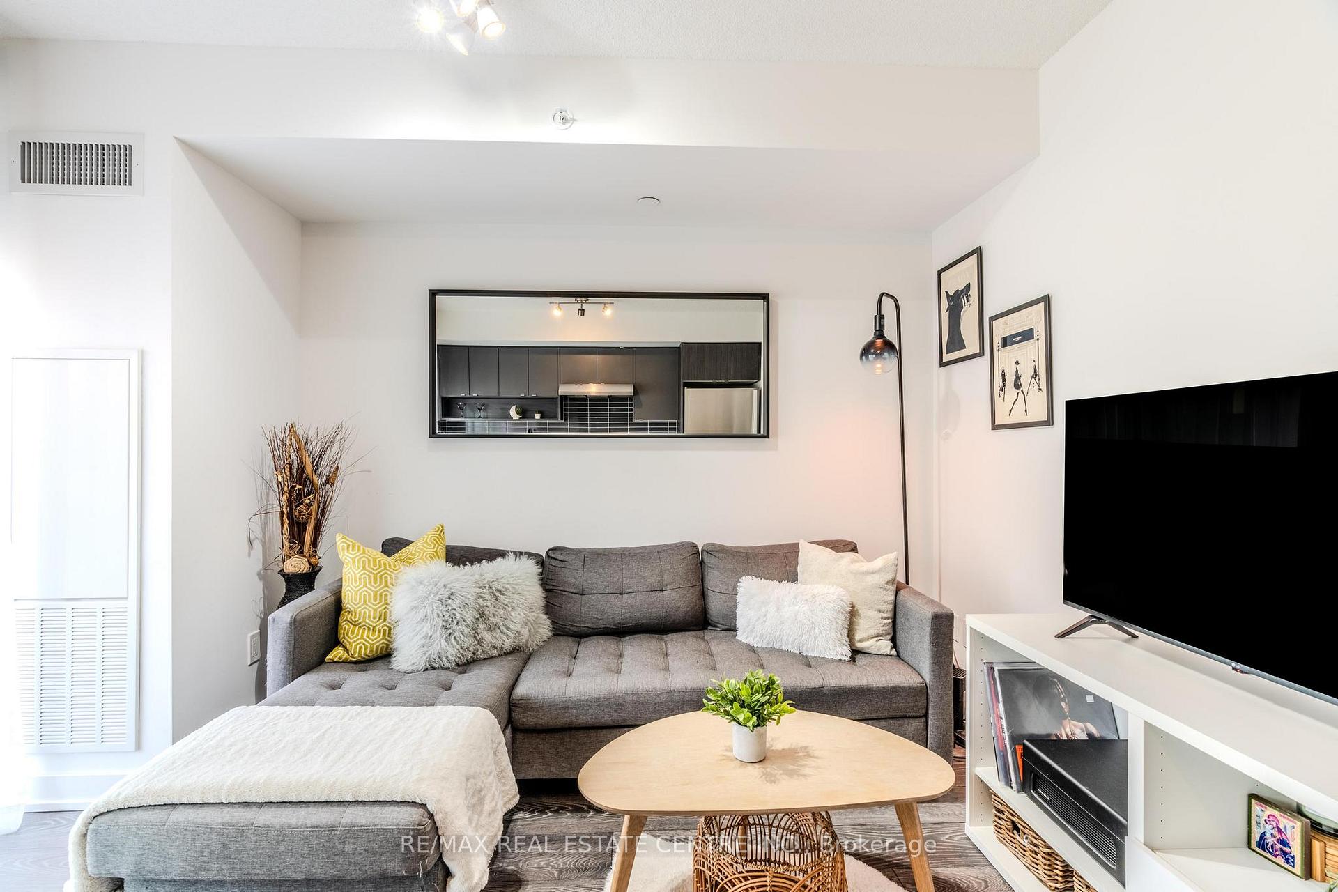 1 Bedroom Condo at 1119 Cooke, Burlington For sale