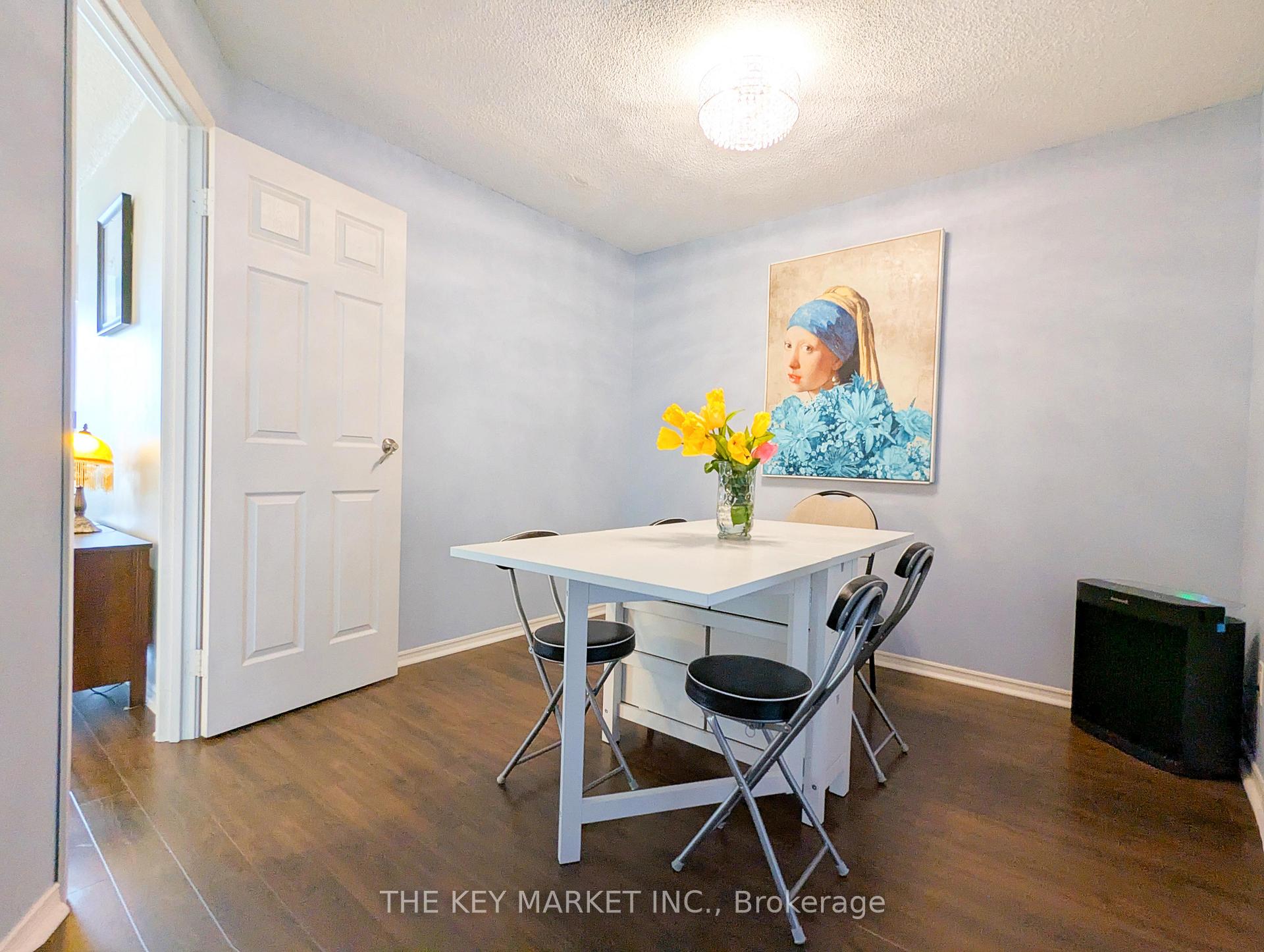 4 Bedrooms Condo at 7 Bishop, Toronto For sale